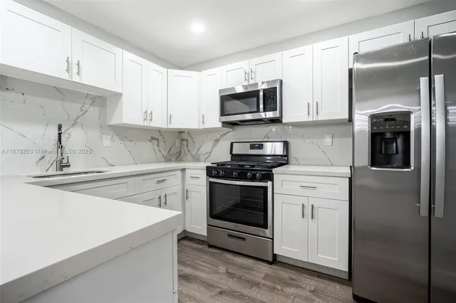 $410,000 | 6211 Southwest 116th Place, Unit C22, Miami, FL 33173