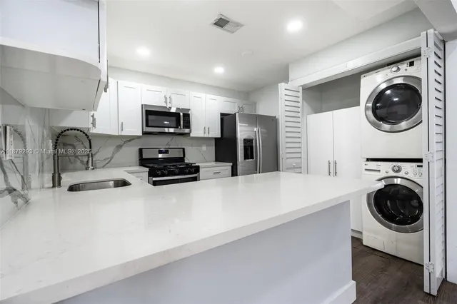 $410,000 | 6211 Southwest 116th Place, Unit C22, Miami, FL 33173