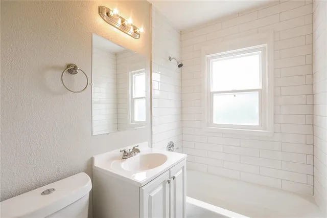 $1,805 | 3101 Northeast 56th Street, Kansas City, MO 64119