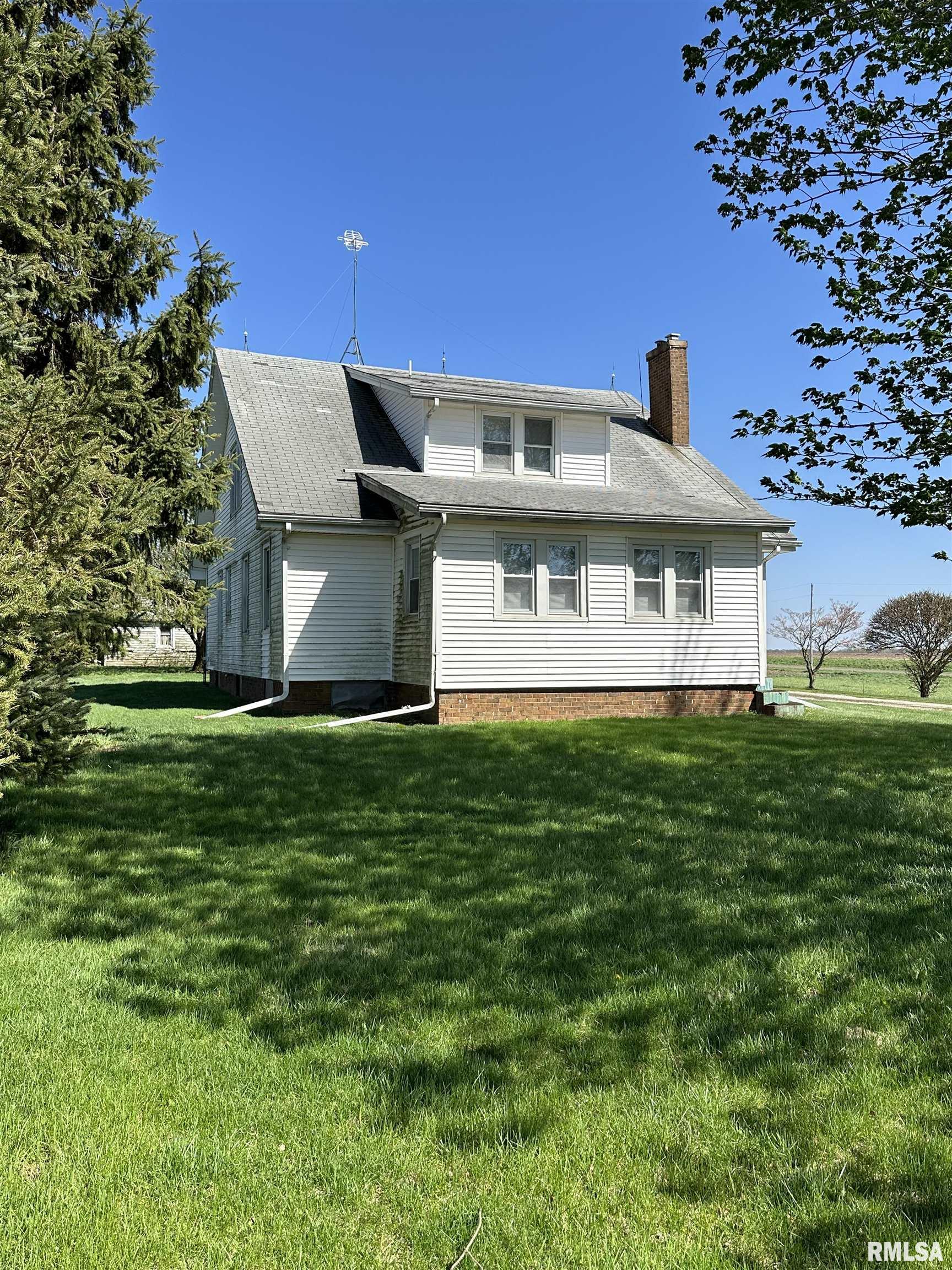 14765 North Dickson Mounds Road Lewistown, IL 61542 - Photo 2 of 15