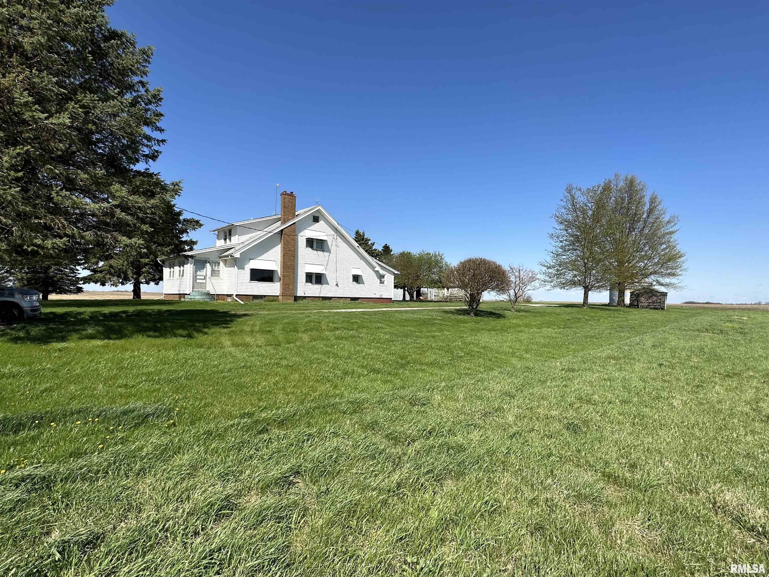 14765 North Dickson Mounds Road Lewistown, IL 61542 - Photo 4 of 15