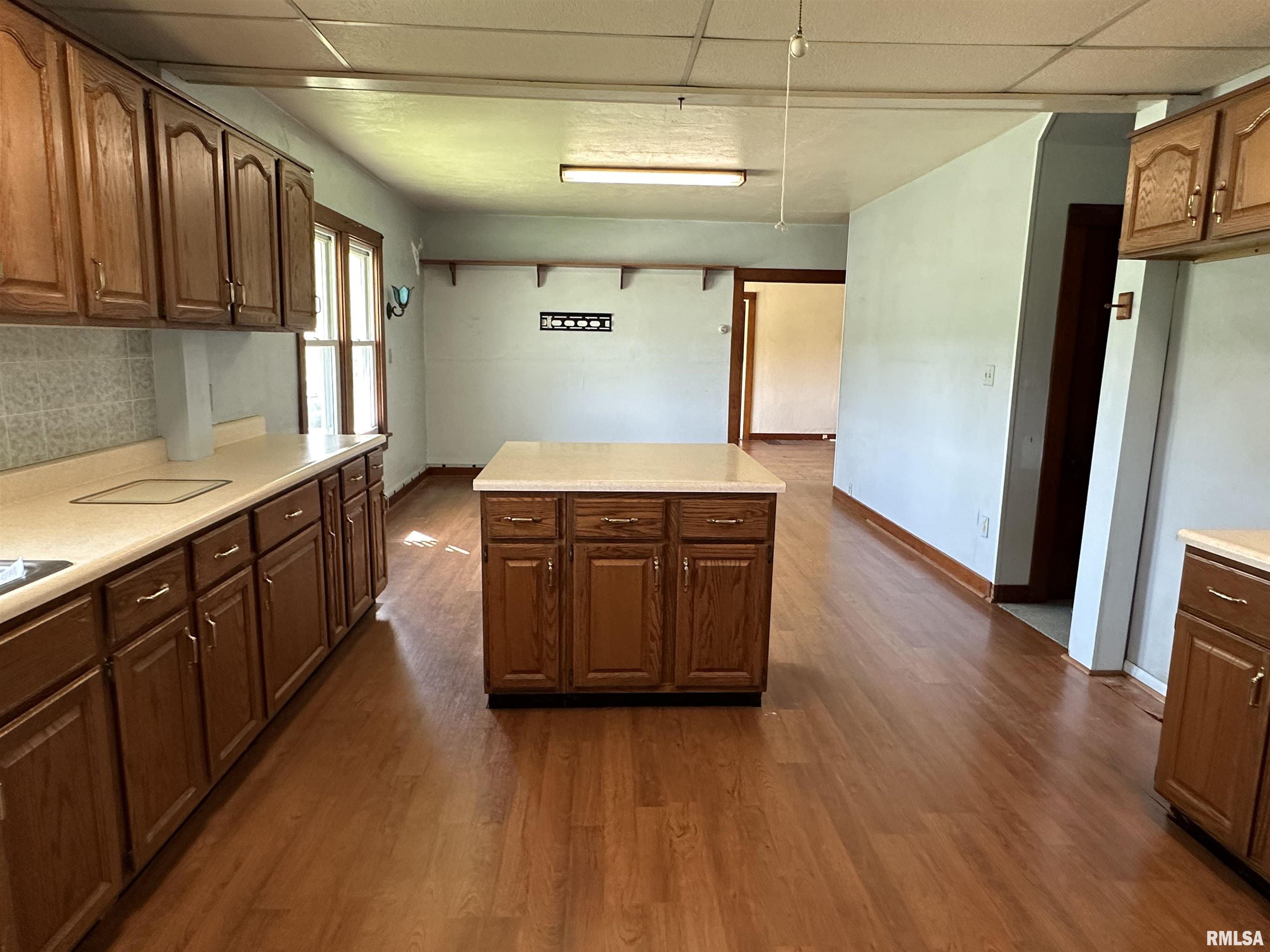 14765 North Dickson Mounds Road Lewistown, IL 61542 - Photo 7 of 15