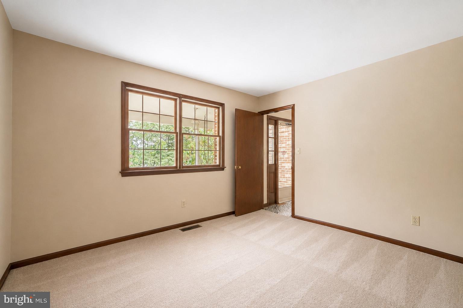 3032 Rte 9 South Rio Grande, NJ 08242 - Photo 15 of 47 Bright and airy room with potential.