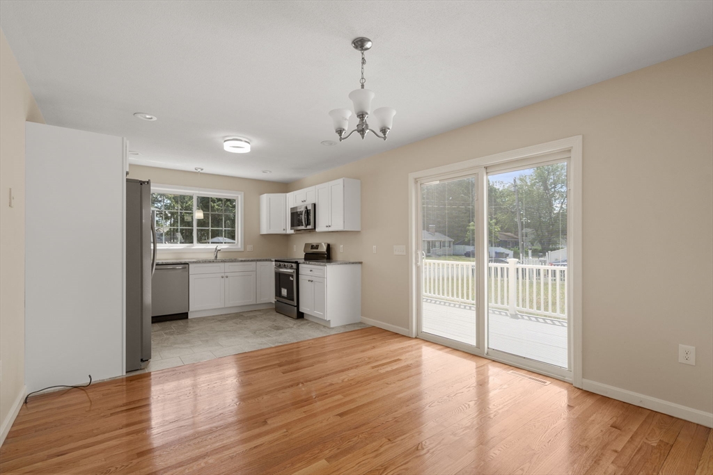 63 Hope Street Springfield, MA 01119 - Photo 5 of 36