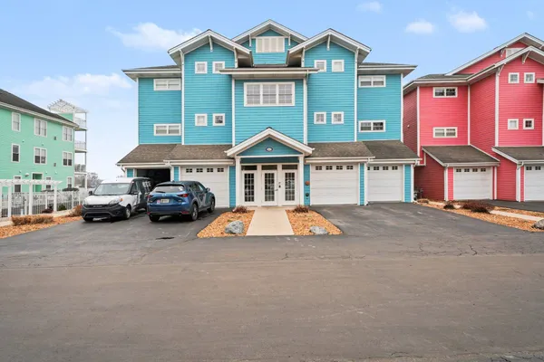 $579,900 | 13246 East Lakeshore Drive, Unit 202, Cedar Lake, IN 46303