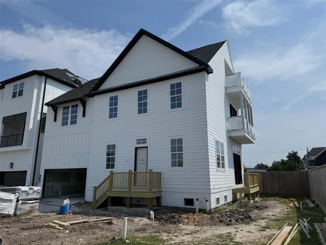 $699,900 | 11061 Chatterton Drive, Houston, TX 77043