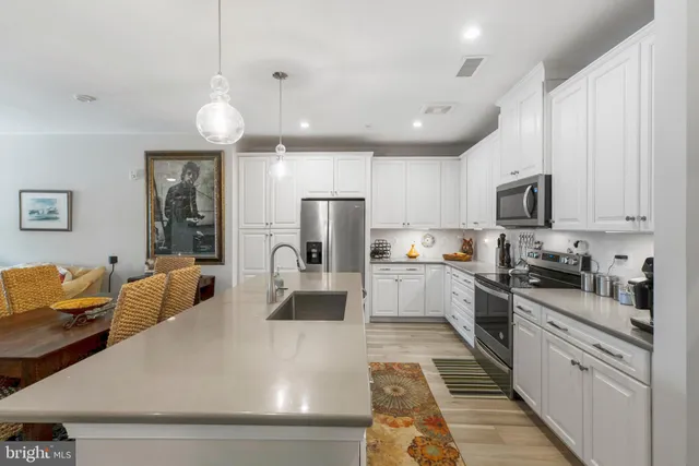 $3,200 | 13210 Petrel Street, Unit 3105, Clarksburg, MD 20871