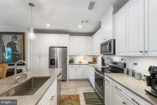 $3,200 | 13210 Petrel Street, Unit 3105, Clarksburg, MD 20871