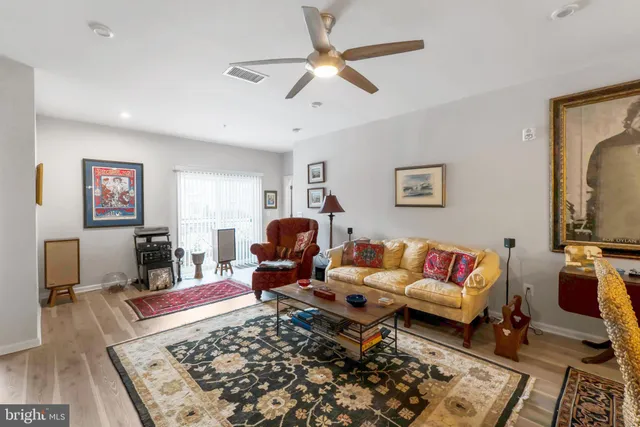 $3,200 | 13210 Petrel Street, Unit 3105, Clarksburg, MD 20871