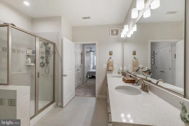 $3,200 | 13210 Petrel Street, Unit 3105, Clarksburg, MD 20871