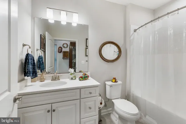 $3,200 | 13210 Petrel Street, Unit 3105, Clarksburg, MD 20871