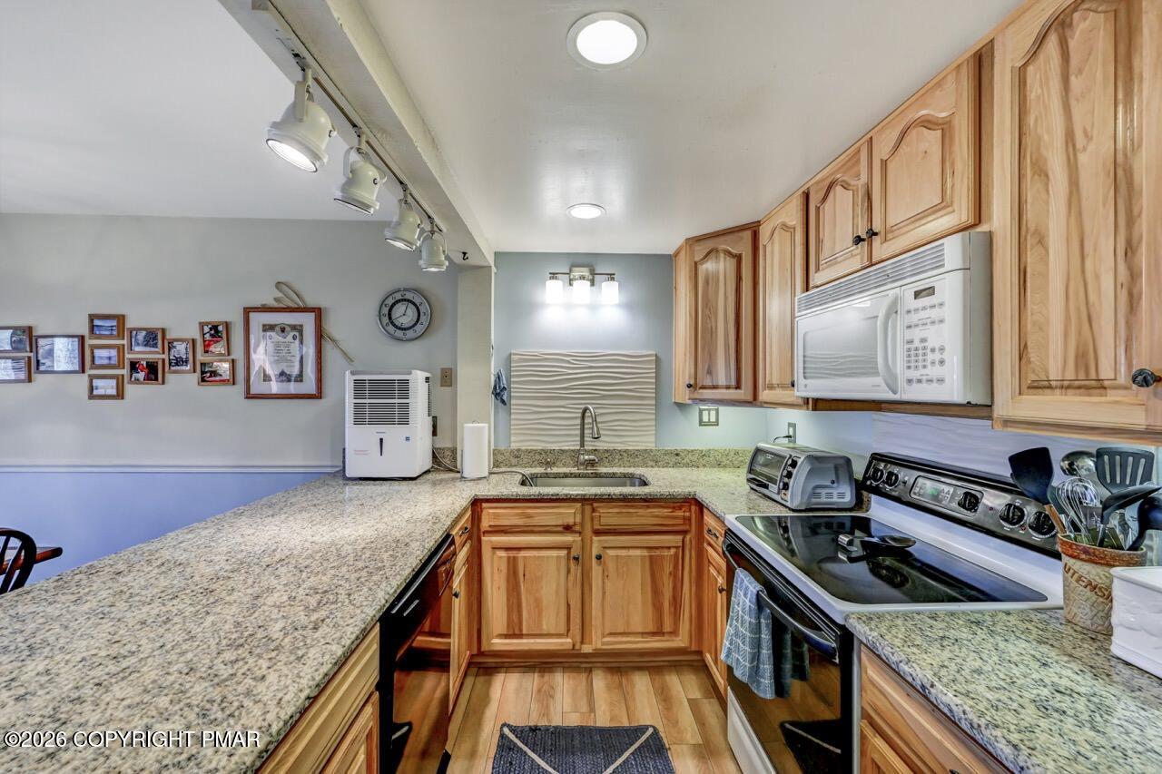 81 Ruffed Grouse Court Lake Harmony, PA 18624 - Photo 20 of 46 Kitchen
