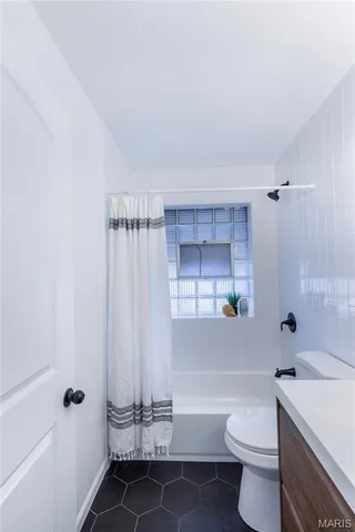 $269,900 | 5524 Lindenwood Avenue, St. Louis, MO 63109