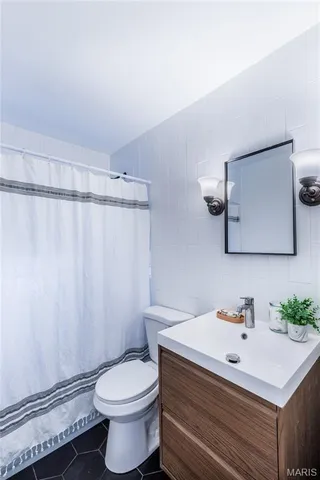 $269,900 | 5524 Lindenwood Avenue, St. Louis, MO 63109