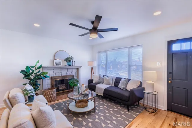 $269,900 | 5524 Lindenwood Avenue, St. Louis, MO 63109