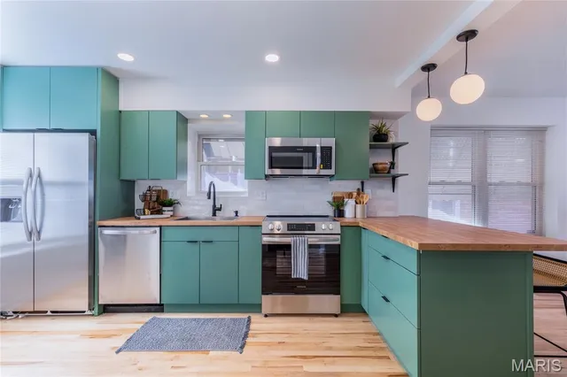 $269,900 | 5524 Lindenwood Avenue, St. Louis, MO 63109