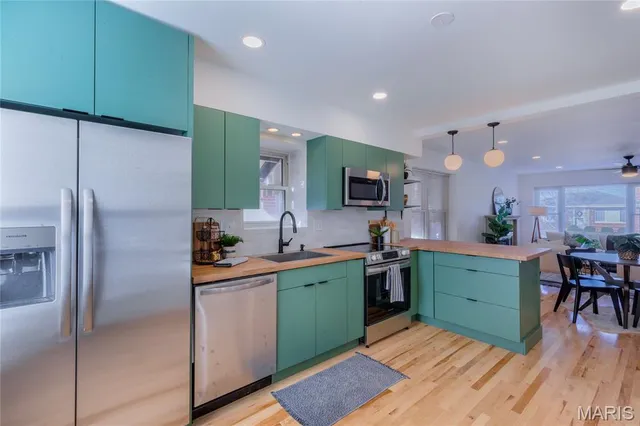 $269,900 | 5524 Lindenwood Avenue, St. Louis, MO 63109