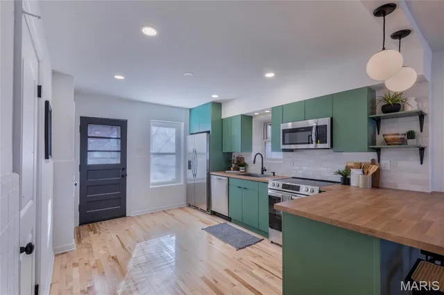 $269,900 | 5524 Lindenwood Avenue, St. Louis, MO 63109