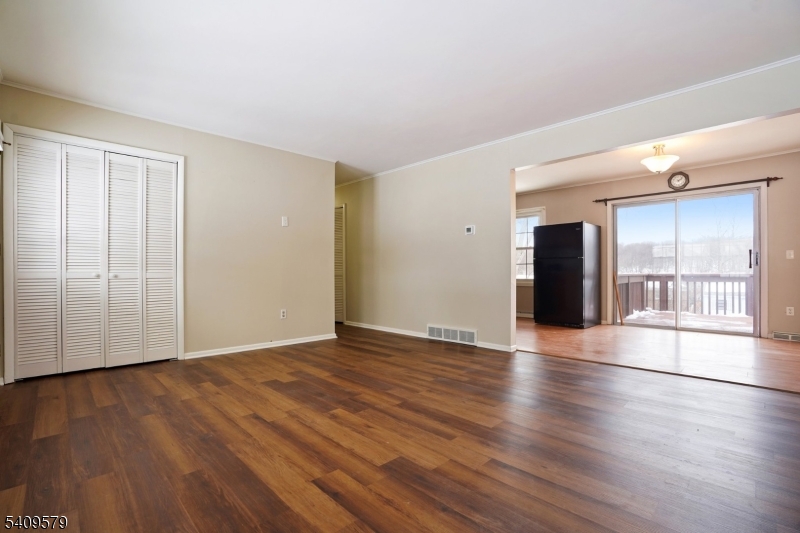 7 Maple Avenue Sussex, NJ 07461 - Photo 4 of 31