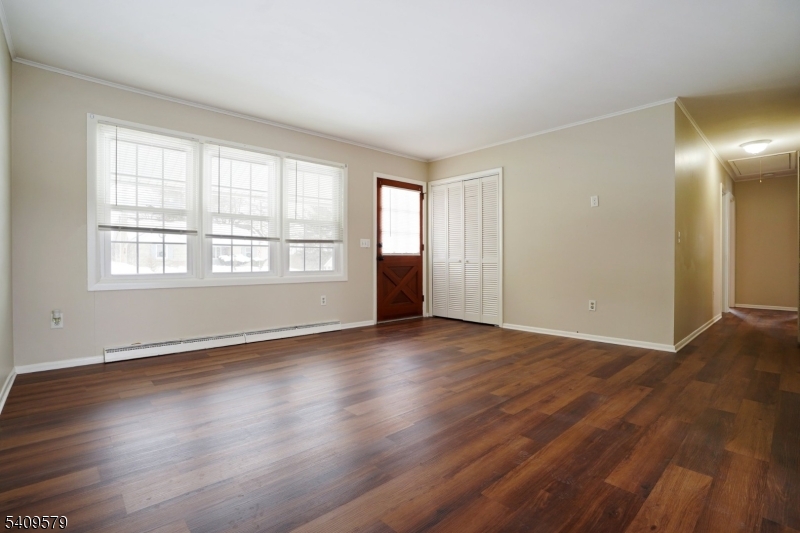 7 Maple Avenue Sussex, NJ 07461 - Photo 5 of 31