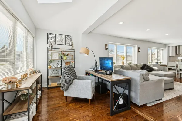 $519,900 | 6242 South Nashville Avenue, Chicago, IL 60638