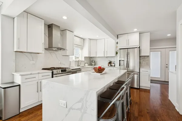 $519,900 | 6242 South Nashville Avenue, Chicago, IL 60638