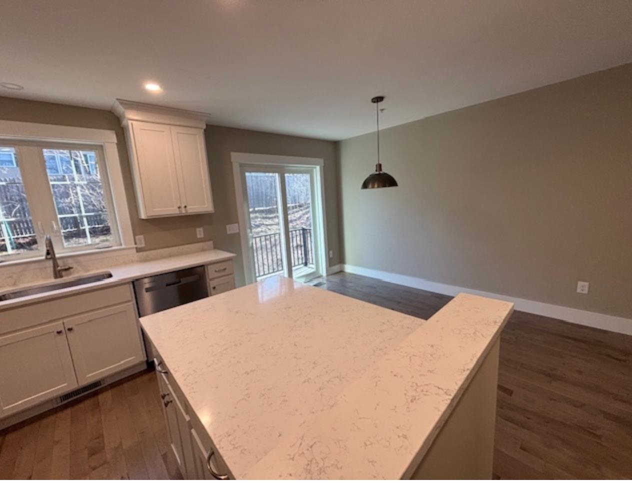 32 Charter Street, Unit 3 Exeter, NH 03833 - Photo 5 of 18 Gallery Image 5
