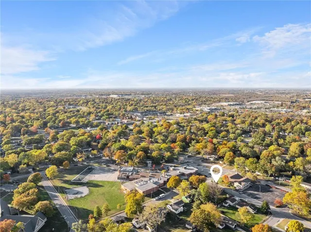 $305,000 | 600 South Lee Avenue, Olathe, KS 66061