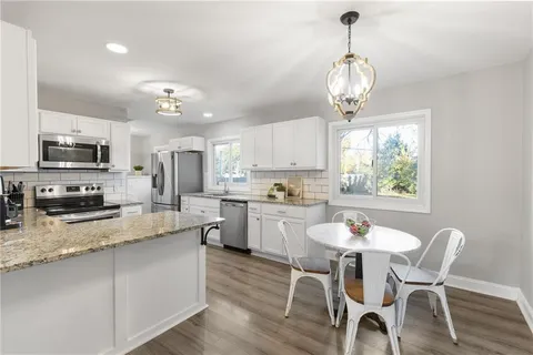 $305,000 | 600 South Lee Avenue, Olathe, KS 66061