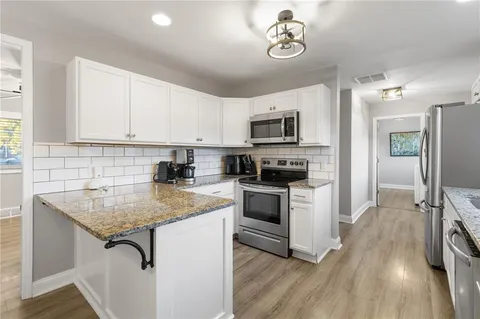 $305,000 | 600 South Lee Avenue, Olathe, KS 66061