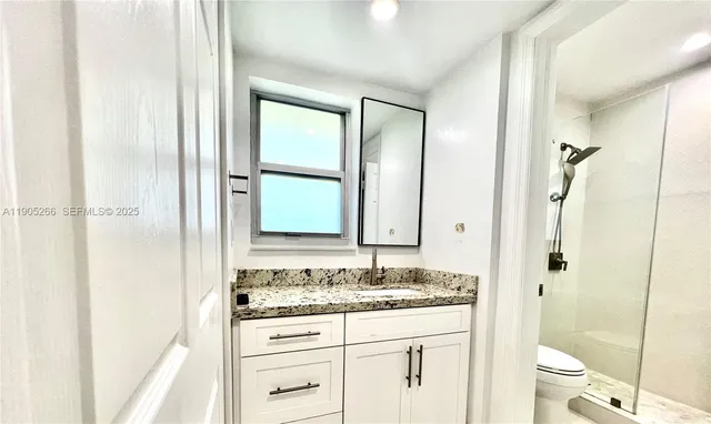 $2,000 | 234 Antiquera Avenue, Unit 12, Coral Gables, FL 33134