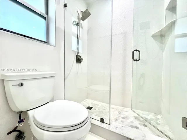 $2,000 | 234 Antiquera Avenue, Unit 12, Coral Gables, FL 33134