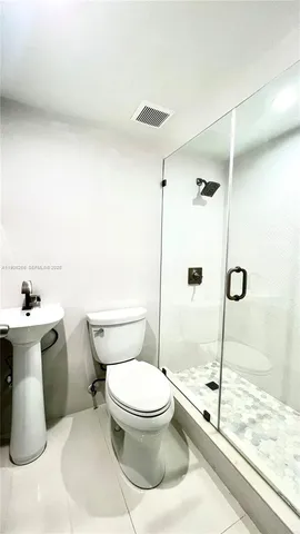 $2,000 | 234 Antiquera Avenue, Unit 12, Coral Gables, FL 33134