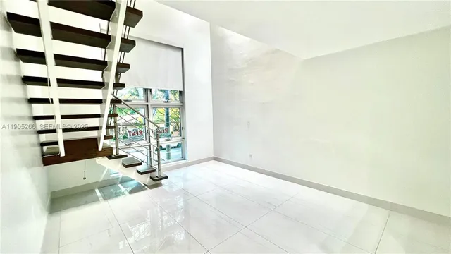 $2,000 | 234 Antiquera Avenue, Unit 12, Coral Gables, FL 33134