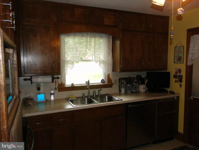 3382 Point Of Rocks Road Jefferson, MD 21755 - Photo 13 of 30 Kitchen