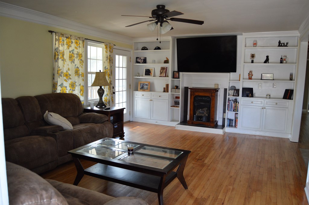 112 Crooked Road Greenwood, SC 29646 - Photo 4 of 35 Gallery Image 4