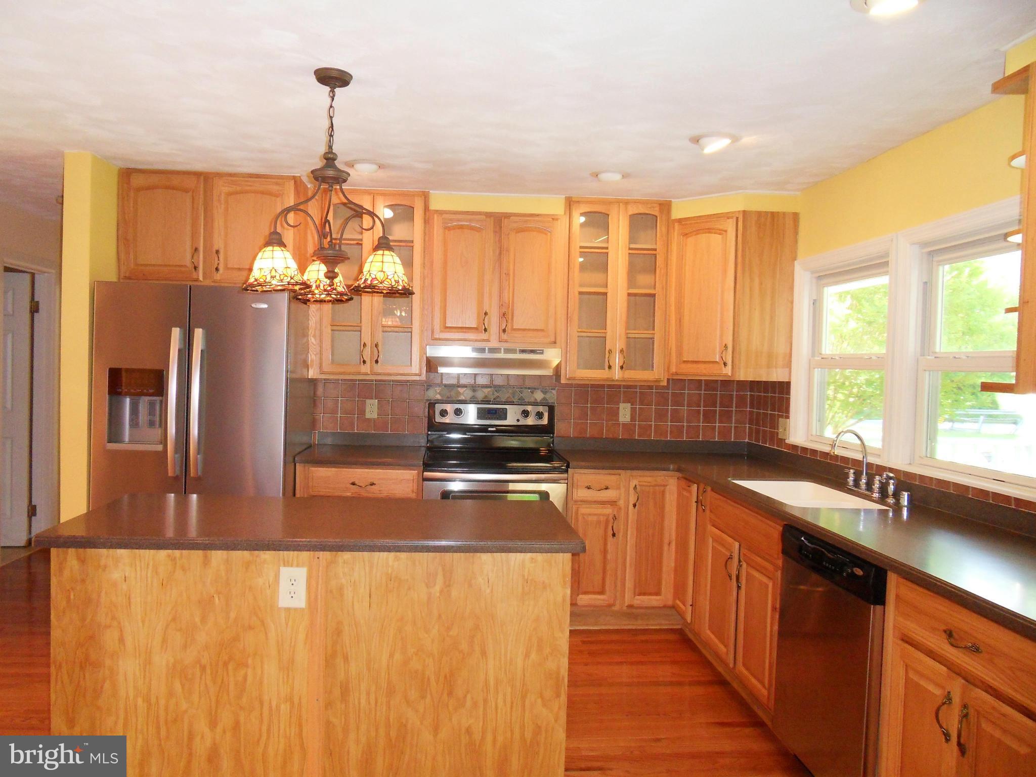 10222 Springhill Newtown Road La Plata, MD 20646 - Photo 3 of 29 Kitchen