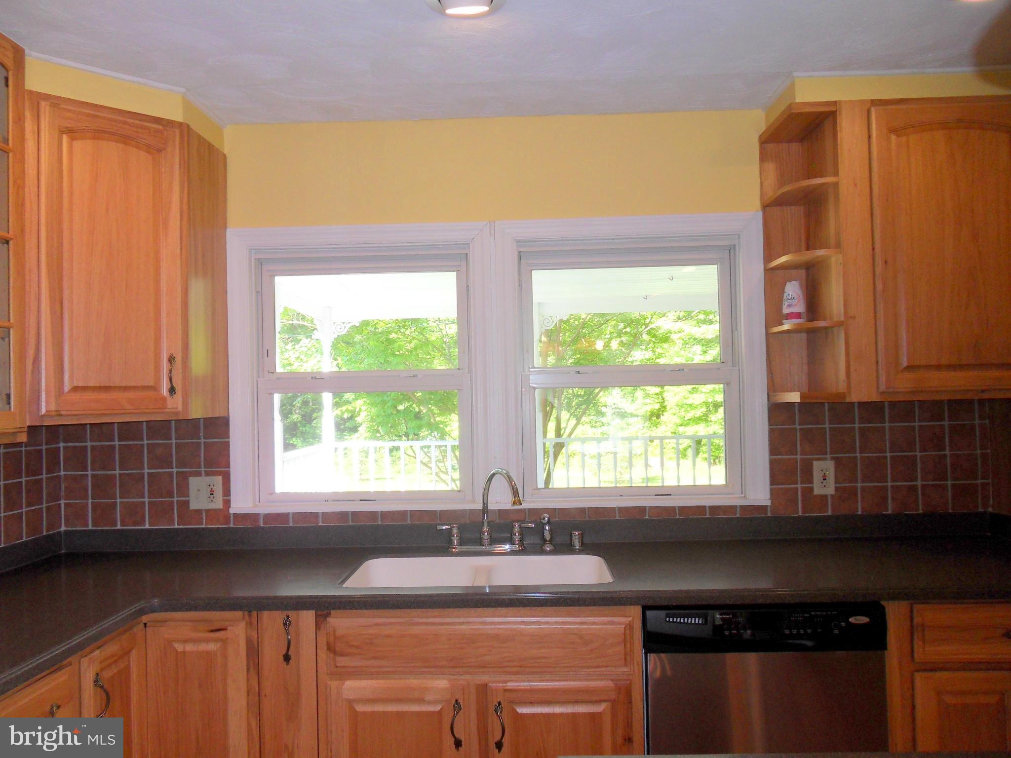 10222 Springhill Newtown Road La Plata, MD 20646 - Photo 6 of 29 Kitchen