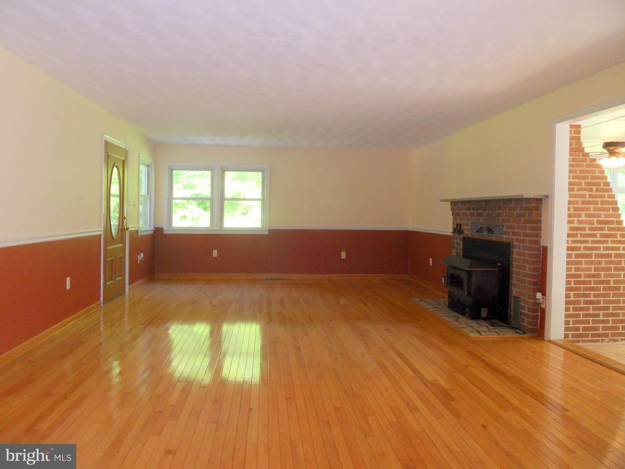 10222 Springhill Newtown Road La Plata, MD 20646 - Photo 8 of 29 Living Room