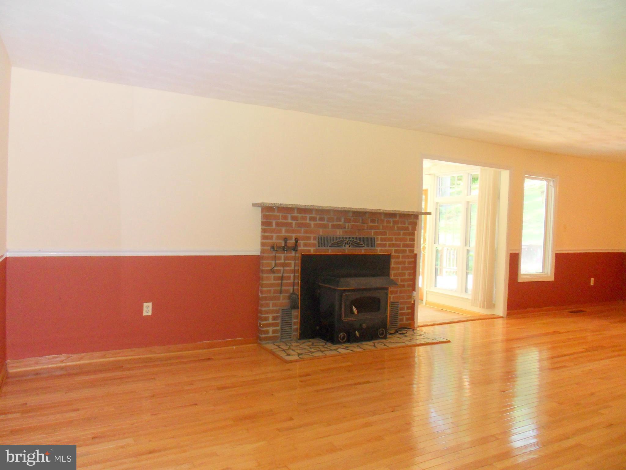10222 Springhill Newtown Road La Plata, MD 20646 - Photo 9 of 29 Living Room