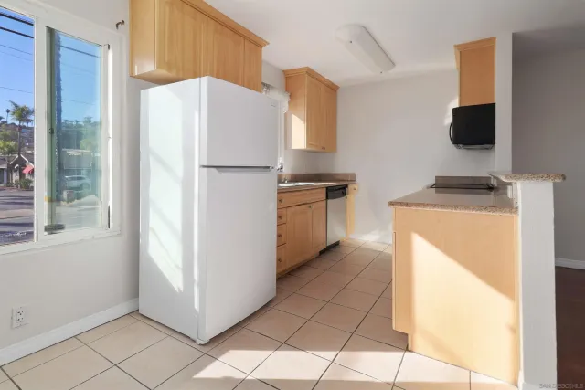 $395,000 | 1160 East Washington Avenue, Unit 3, El Cajon, CA 92019