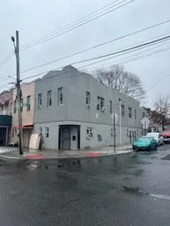 $1,750,000 | 99-02 212th Street | Bellaire Park