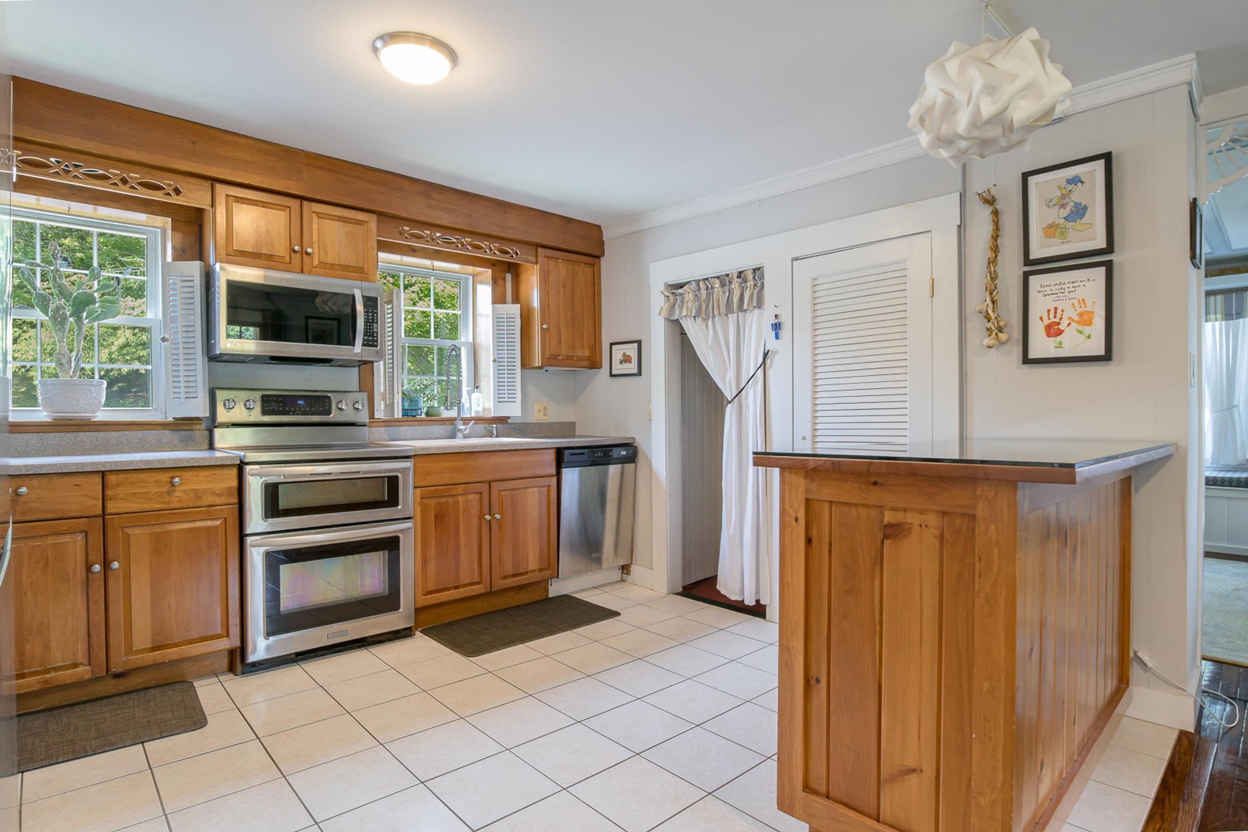330 Knox Marsh Road Madbury, NH 03823 - Photo 7 of 59