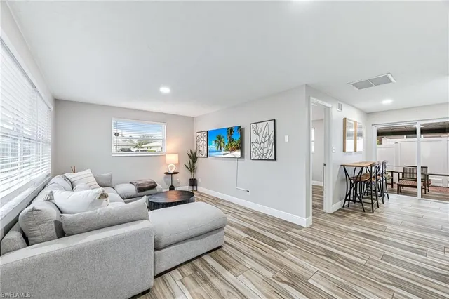 $2,000,000 | 668 97th Avenue North, Naples, FL 34108