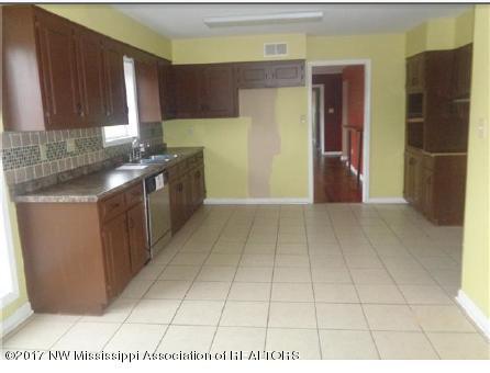 5955 Poplar Corner Road Walls, MS 38680 - Photo 4 of 6 KITCHEN_53462732
