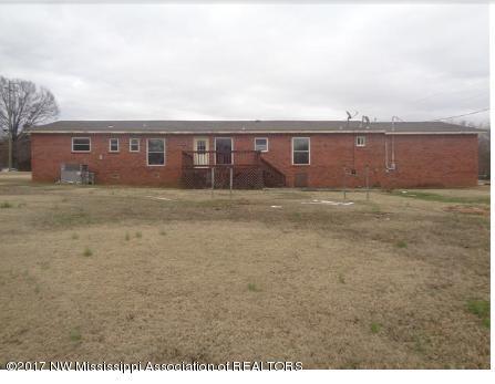 5955 Poplar Corner Road Walls, MS 38680 - Photo 5 of 6 REAR_53462731