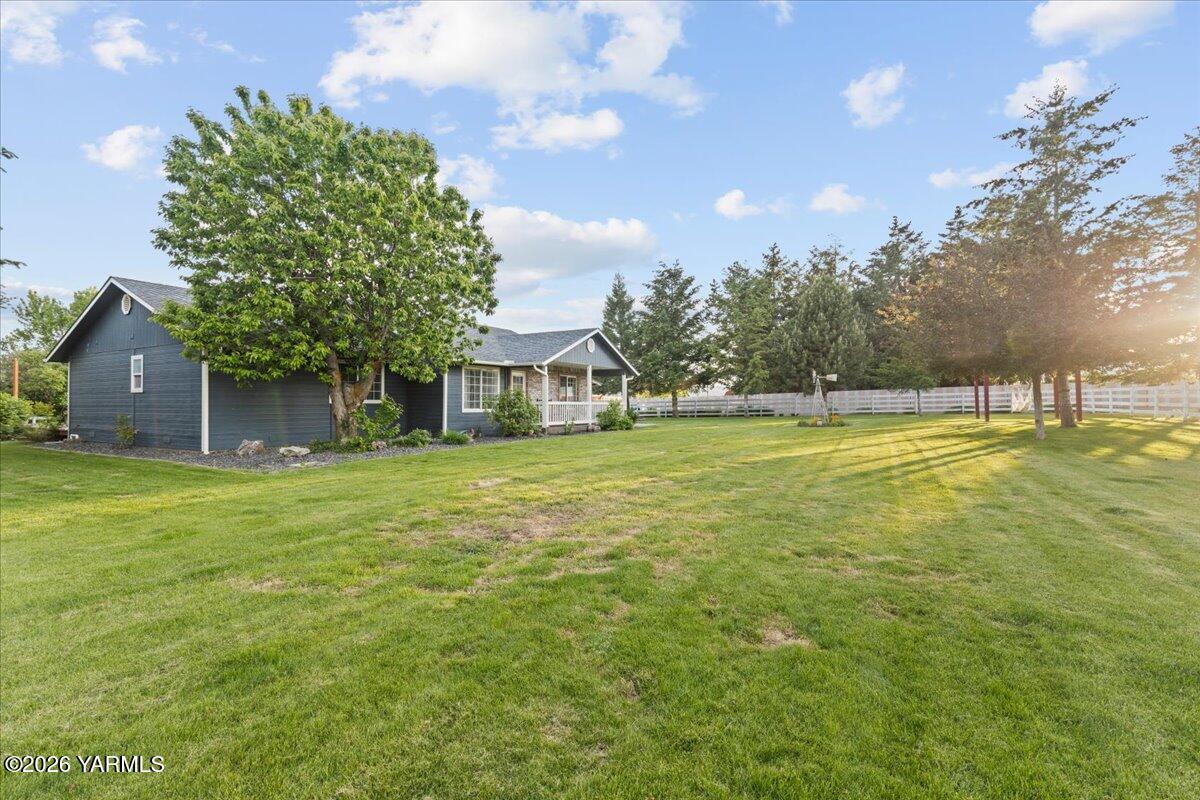 120 West Huntzinger Road Selah, WA 98942 - Photo 36 of 43 19-IMGL1092