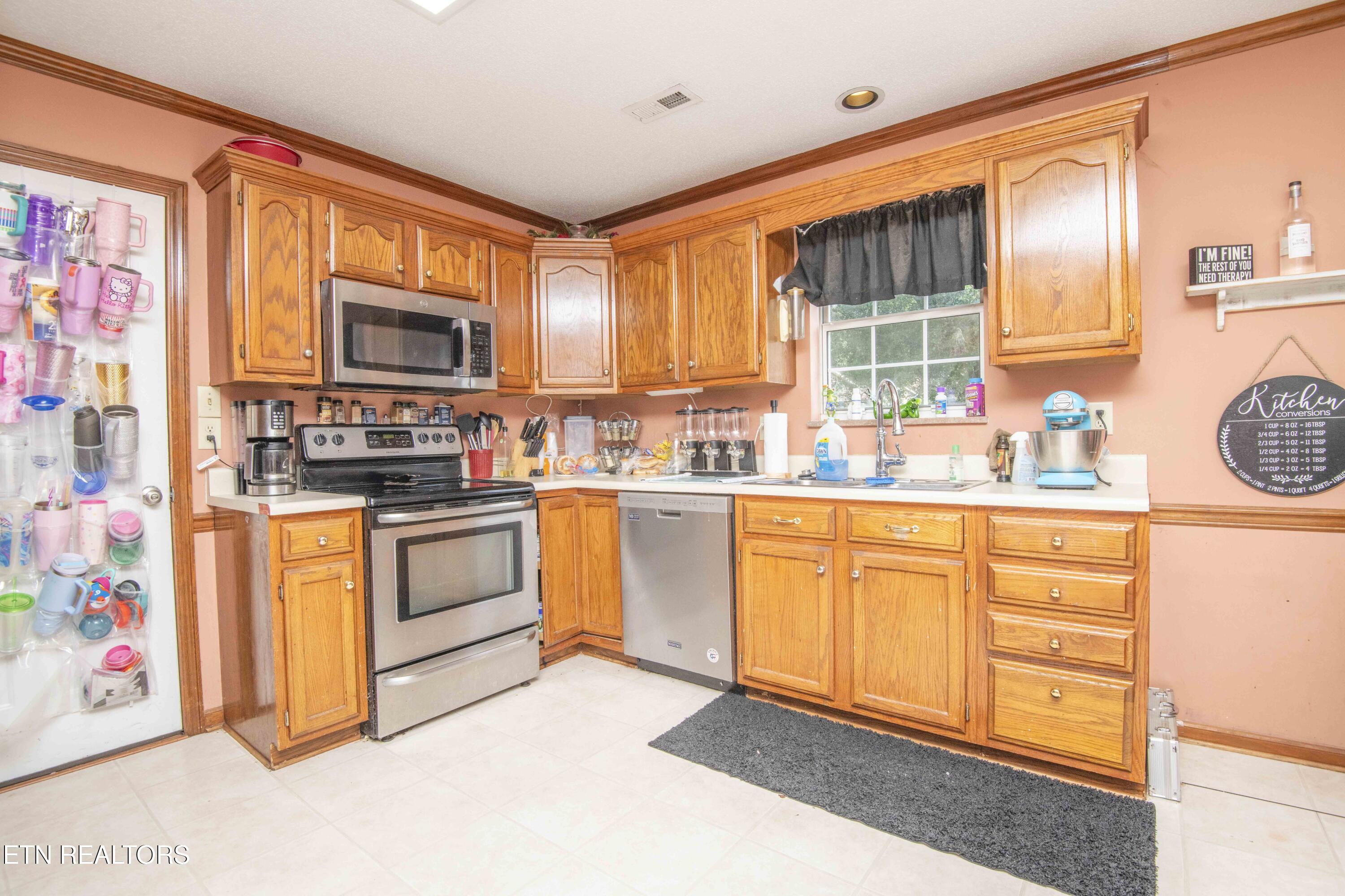 512 Windgate Court Powell, TN 37849 - Photo 11 of 36 Kitchen 3