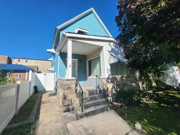 $129,900 | 716 West 145th Street, East Chicago, IN 46312