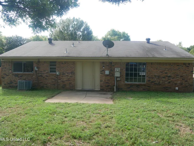 $1,295 | 3330 Mayfair Road, Horn Lake, MS 38637